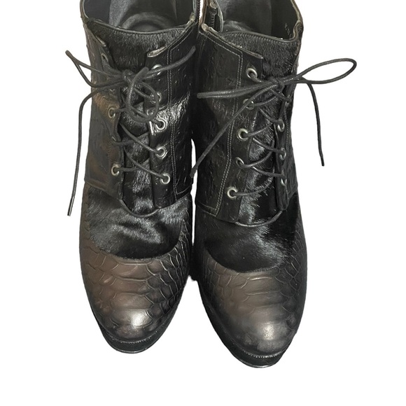 Stuart Weitzman Black melange ankle booties size 7.5M - Picture 4 of 12